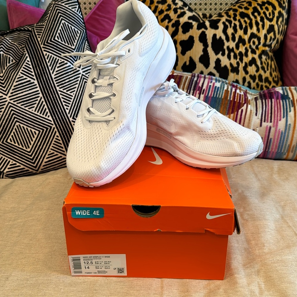 Nike Air Winflo size 12.5 Wide  with box Never worn